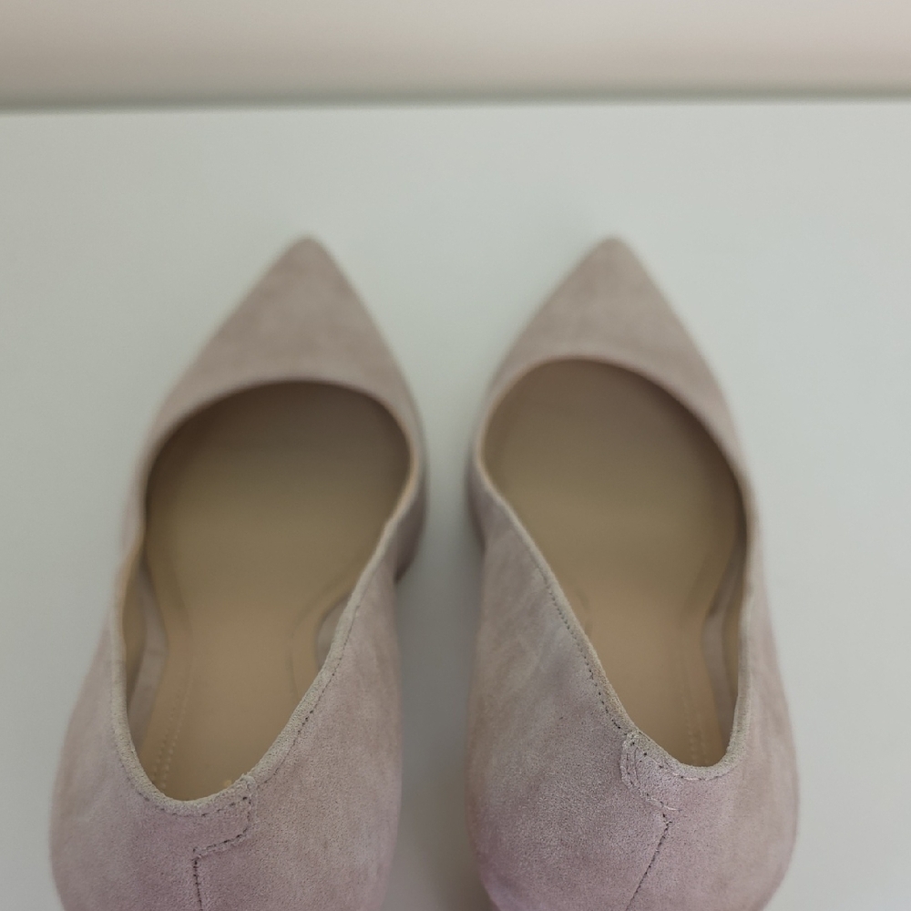 Marc Fisher Taupe Suede Heels.  Size 7 1/2 - Picture 7 of 12